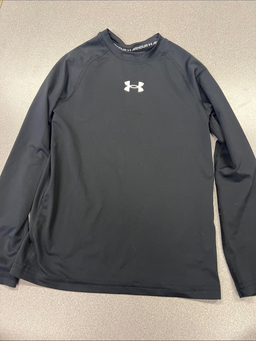 Under Armour Black Long-Sleeve Athletic Tee